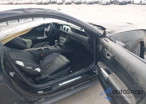 2021 Ford Mustang Gt Premium Fastback z USA, uszkodzony, nr VIN 1FA6P8CF5M5128138